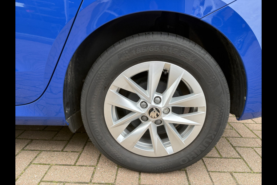 Škoda Fabia 1.0 TSi 95pk Business Edition 5-drs. PANODAK/ADAPT.CRUISE/KEYLESS/CARPLAY/WINTERPACK/PDC