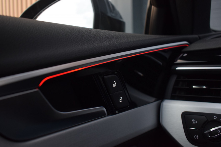 Audi A4 35 TFSI 150pk S-tronic S-line Black Edition | Panoramadak | Virtual | Sfeerverlichting