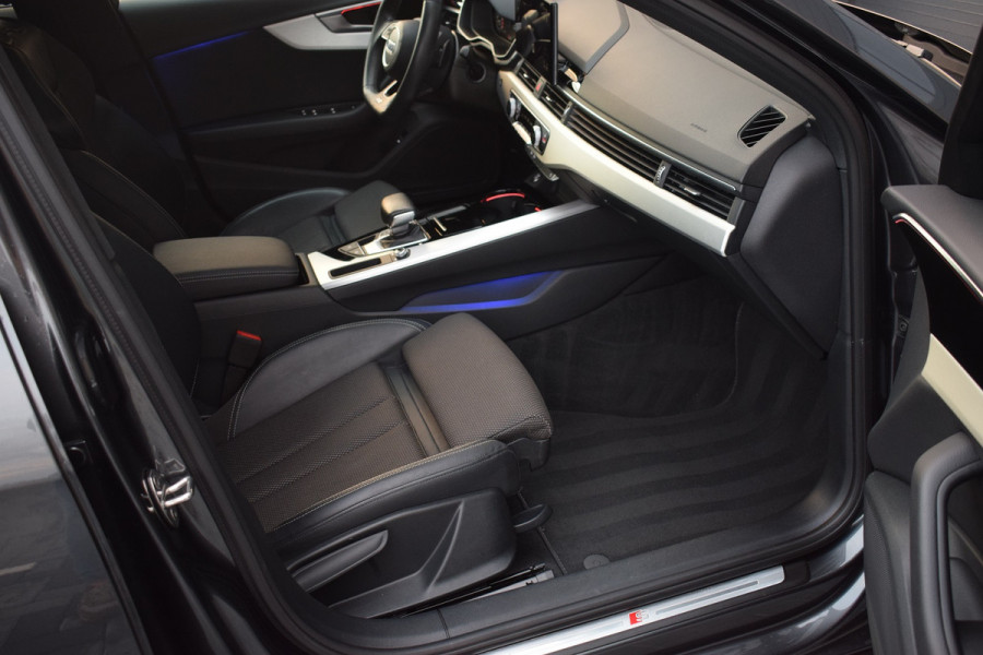 Audi A4 35 TFSI 150pk S-tronic S-line Black Edition | Panoramadak | Virtual | Sfeerverlichting