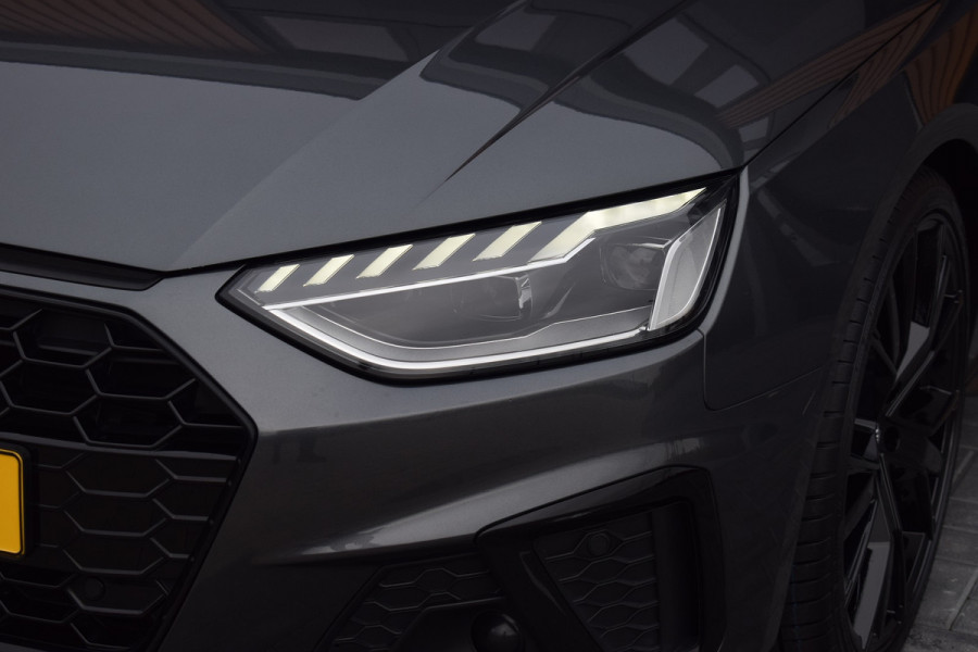 Audi A4 35 TFSI 150pk S-tronic S-line Black Edition | Panoramadak | Virtual | Sfeerverlichting