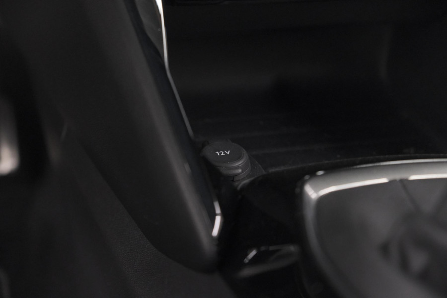 Peugeot 208 PureTech 100 GT Dark Edition | Camera | Navigatie | Apple Carplay | Parkeersensoren