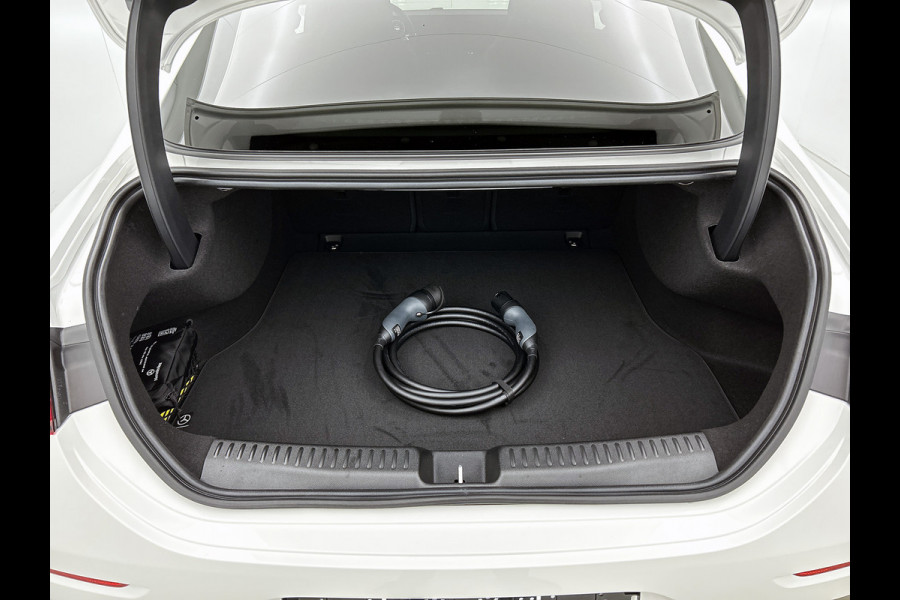Mercedes-Benz CLA-Klasse 250+ Launch Edition 85 kWh | Trekhaak | Warmtepomp | 19 inch AMG-velgen | Multibeam LED | Panoramadak | Nightpakket | Memorypakket | Smartphone integratiepakket |