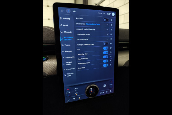 Ford Mustang Mach-E Extended Range RWD 98kWhTechnology Pack Plus Leder Pano-dak Extend B&O®-Hifi Audio 360°Camera Stoel+Stuurverwarming SOH 92.5% Memory Keyless Lane Departure Warning/Lane Keeping Aid Road Edge Detection 1e Eigenaar Origineel Nederlandse Auto Nieuwprijs €60.674,-