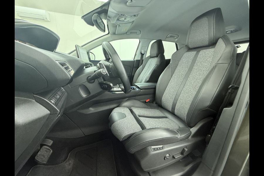 Peugeot 3008 131PK AUT-8 Navi 360°Camera Elektr.-Stoel+Geheugen Apple Carplay Android Trekhaak Ergo-Comfort Stoelen Memory Ecc Cruise Control Pack City Stoelverwarming Lmv Keyless Bluetooth Visio park 1 Privacy Glas Verkeersbord detectie 1e Eigenaar Origineel Nederlandse Auto € 40.000 nieuw Peugeot-Onderhouden EURO 6.3