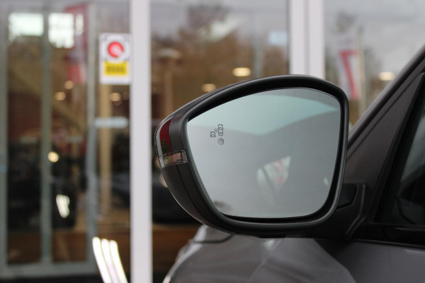 Peugeot 208 Hybrid 145PK e-DCS6 GT PACK | ELEKTRISCH VERSTELBARE BESTUURDERSSTOEL MET MASSAGE FUNCTIE | CAMERA VOOR + ACHTER | ALCANTARA BEKLEDING | DODEHOEK DETECTIE | ADAPTIVE CRUISE CONTROL | NAVIGATIE | DRAADLOZE APPLE CARPLAY/ANDROID AURO | PANORAMA DAK | ZWART DAK | FULL LED KOPLAMPEN | DRAADLOZE TELEFOONLADER | STOEL VERWARMING | LICHTMETALEN VELGEN 17" | GETINTE RUITEN |