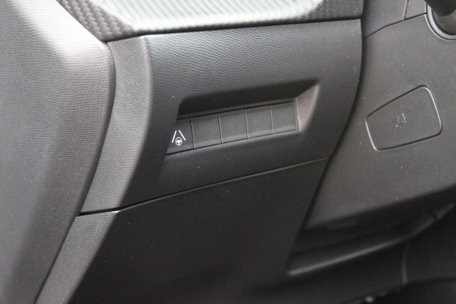 Peugeot 208 Hybrid 145PK e-DCS6 GT PACK | ELEKTRISCH VERSTELBARE BESTUURDERSSTOEL MET MASSAGE FUNCTIE | CAMERA VOOR + ACHTER | ALCANTARA BEKLEDING | DODEHOEK DETECTIE | ADAPTIVE CRUISE CONTROL | NAVIGATIE | DRAADLOZE APPLE CARPLAY/ANDROID AURO | PANORAMA DAK | ZWART DAK | FULL LED KOPLAMPEN | DRAADLOZE TELEFOONLADER | STOEL VERWARMING | LICHTMETALEN VELGEN 17" | GETINTE RUITEN |