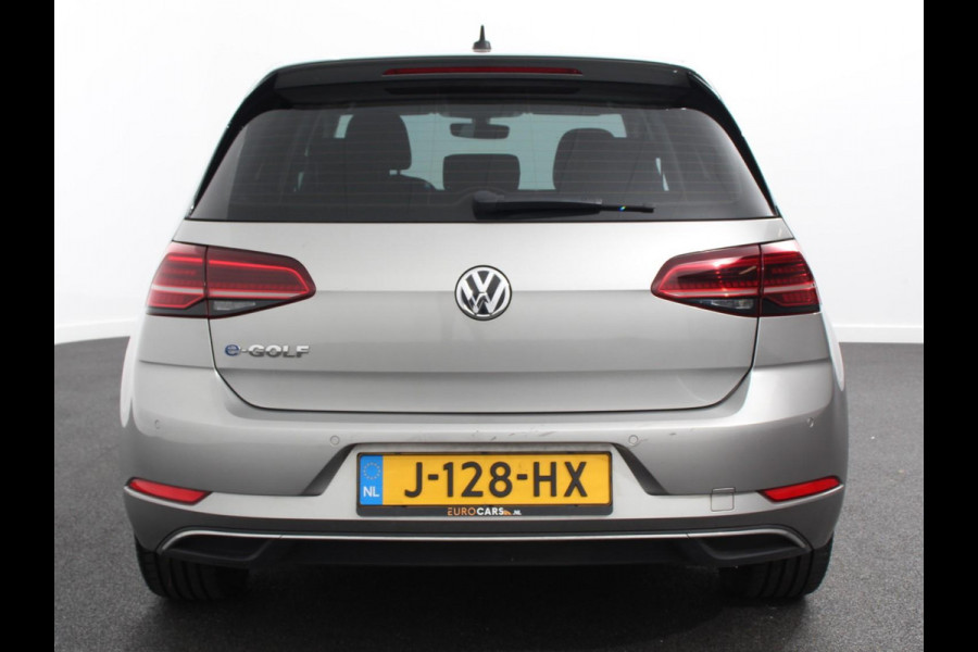 Volkswagen e-Golf Edition Navigatie  Climate Control  Adaptive Cruise Control  Camera  Parkeer sensoren  17" Lichtmetalen Velgen