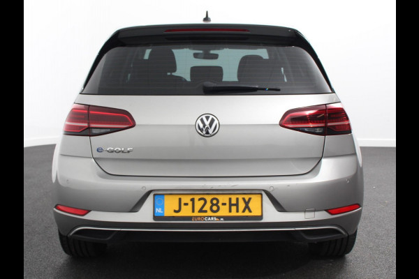 Volkswagen e-Golf Edition Navigatie  Climate Control  Adaptive Cruise Control  Camera  Parkeer sensoren  17" Lichtmetalen Velgen
