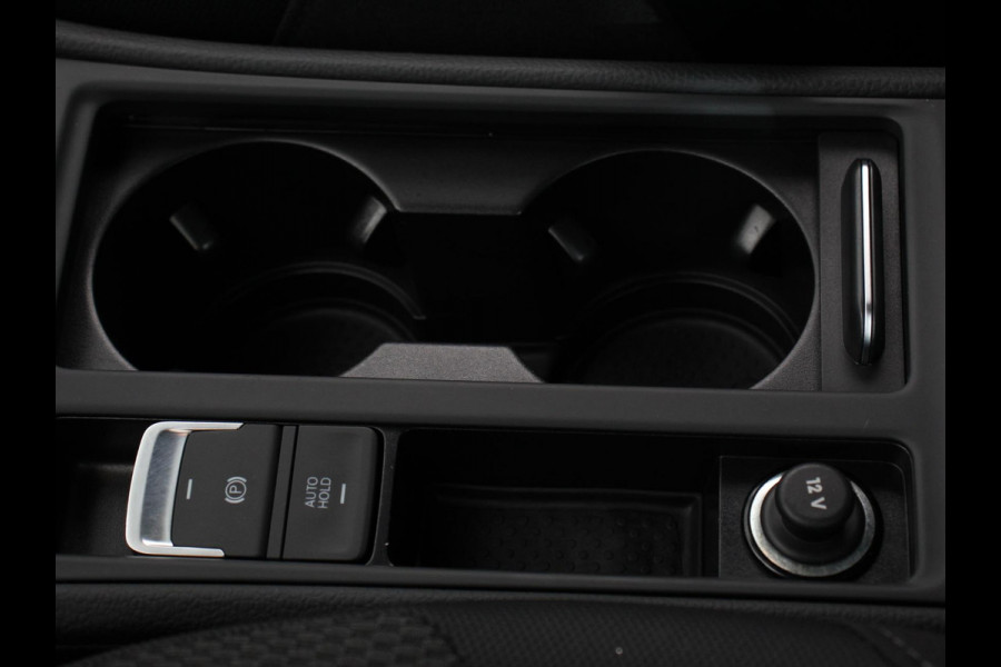 Volkswagen e-Golf Edition Navigatie  Climate Control  Adaptive Cruise Control  Camera  Parkeer sensoren  17" Lichtmetalen Velgen