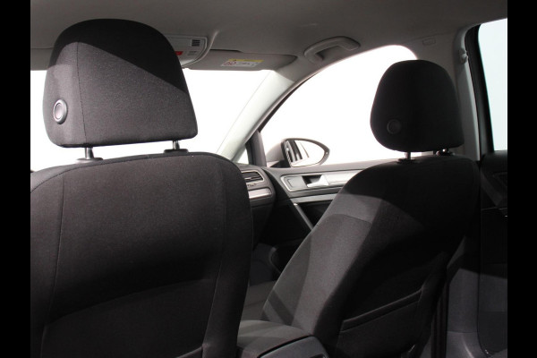 Volkswagen e-Golf Edition Navigatie  Climate Control  Adaptive Cruise Control  Camera  Parkeer sensoren  17" Lichtmetalen Velgen