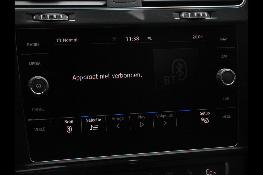 Volkswagen e-Golf Edition Navigatie  Climate Control  Adaptive Cruise Control  Camera  Parkeer sensoren  17" Lichtmetalen Velgen