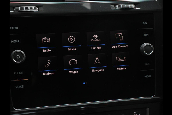 Volkswagen e-Golf Edition Navigatie  Climate Control  Adaptive Cruise Control  Camera  Parkeer sensoren  17" Lichtmetalen Velgen