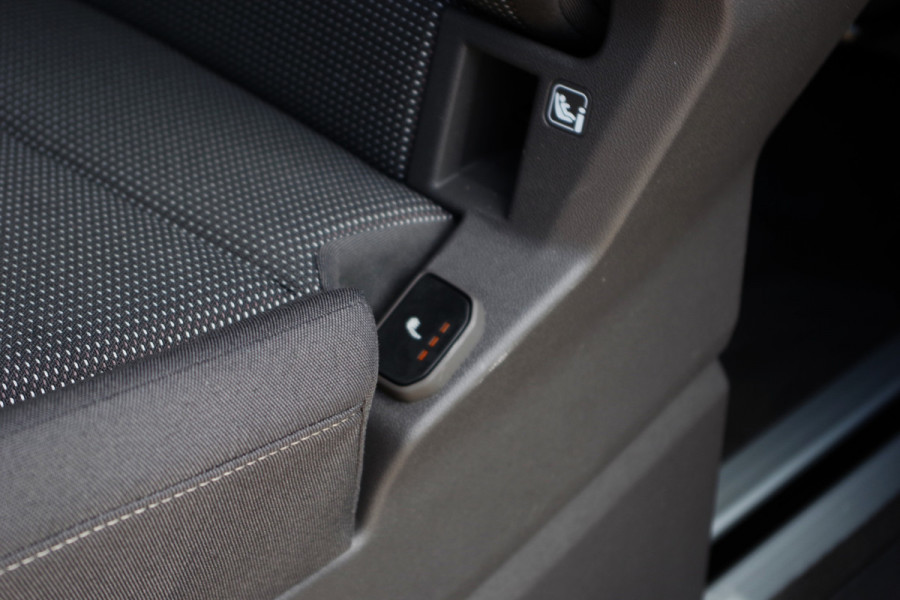 Volkswagen Multivan 1.4 eHybrid 7P L1H1 Energetic 218 PK PHEV, Trekhaak, Panoramadak, 360 Camera, Adap. Cruise Control, 6 x Stoelverwarming