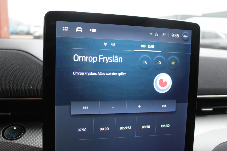 Ford Mustang Mach-E RWD 75 kWh | Trekhaak | Lederen bekleding | Voorruitverwarming | Stoelverwarming | Adaptieve cruise Control | Camera | Electrische achterklep