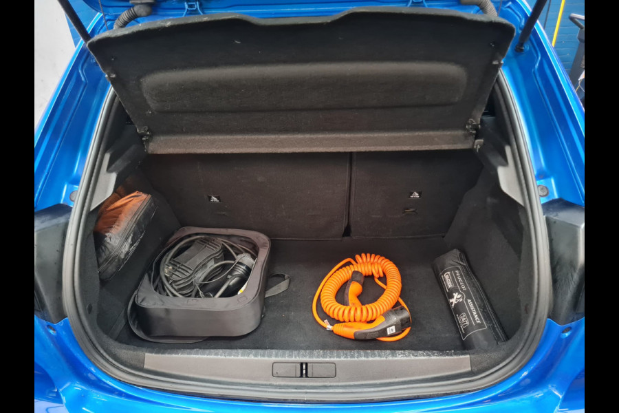 Peugeot e-208 EV Allure 50 kWh {SOH-91%} Aut *FULL-LED | DIGI-COCKPIT | BLINDSPOT | CAMERA | NAVI-FULLMAP | LANE-ASSIST | KEYLESS | DAB | CCS-FASTLOADER | TOP-VIEW | AMBIENT-LIGHT | PRIVACY-GLASS | 17"ALU*