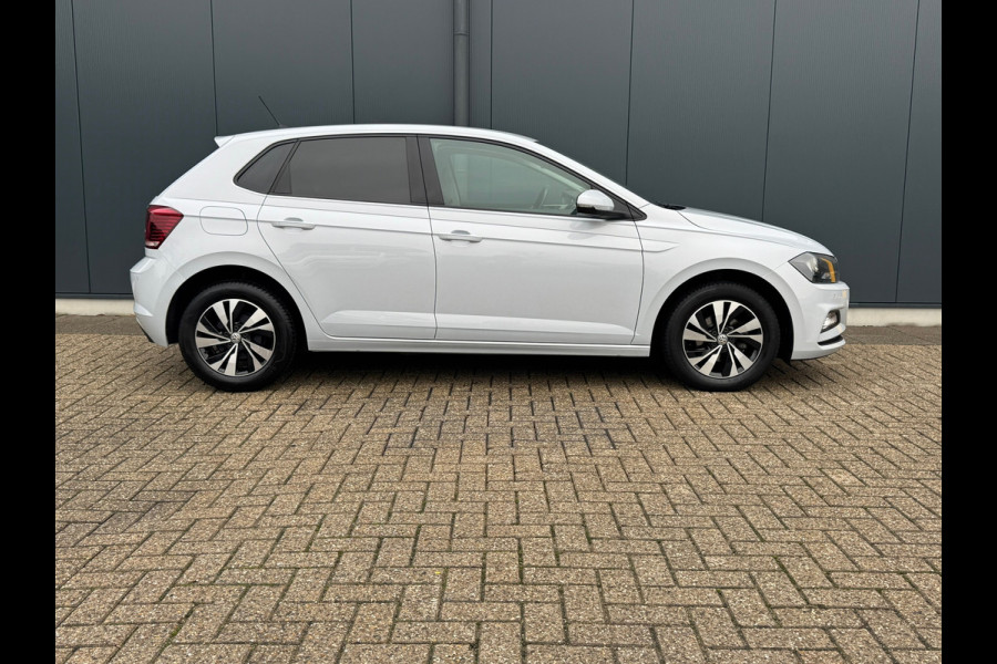 Volkswagen Polo 1.0 TSI Comfortline * Navigatie * Climate Control * Parkeersensoren *