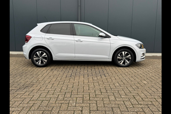 Volkswagen Polo 1.0 TSI Comfortline * Navigatie * Climate Control * Parkeersensoren *