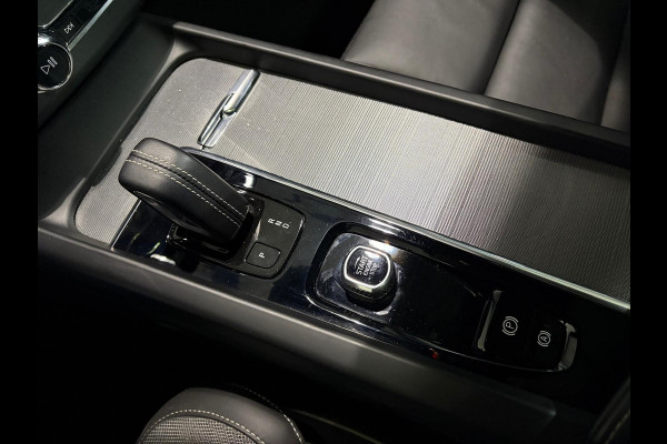 Volvo XC60 T6 Aut. R-Design LongRange Parkeercamera Donkere hemel 350pk