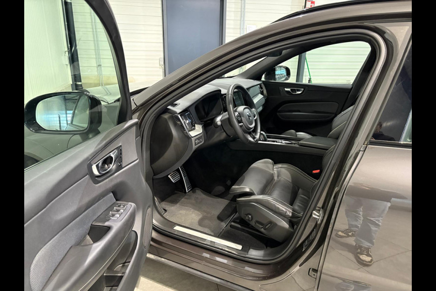 Volvo XC60 T6 Aut. R-Design LongRange Parkeercamera Donkere hemel 350pk