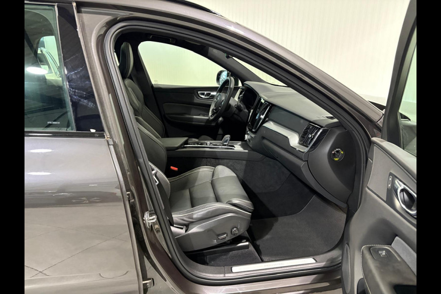Volvo XC60 T6 Aut. R-Design LongRange Parkeercamera Donkere hemel 350pk