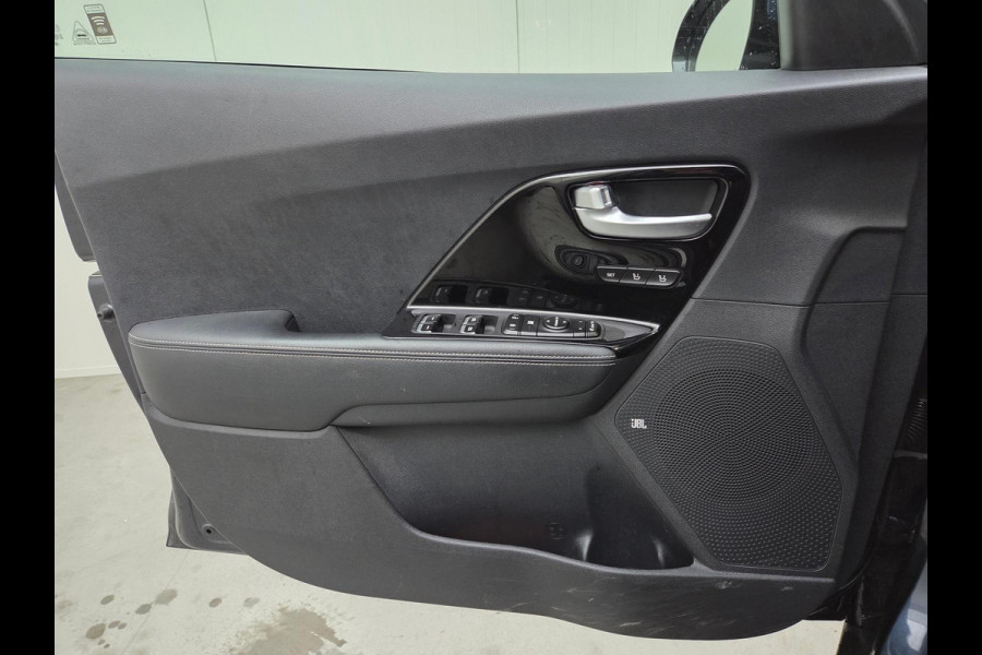 Kia e-Niro ExecutiveLine 64 kWh | Adaptive cruise control | Stoelverwarming/koeling | Camera | Vol leder | Geheugenstoelen | Navigatie | JBL audio