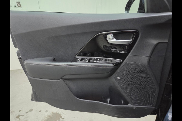 Kia e-Niro ExecutiveLine 64 kWh | Adaptive cruise control | Stoelverwarming/koeling | Camera | Vol leder | Geheugenstoelen | Navigatie | JBL audio