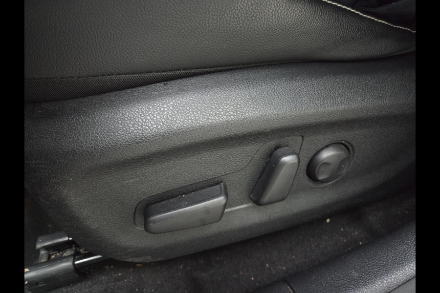 Kia e-Niro ExecutiveLine 64 kWh | Adaptive cruise control | Stoelverwarming/koeling | Camera | Vol leder | Geheugenstoelen | Navigatie | JBL audio