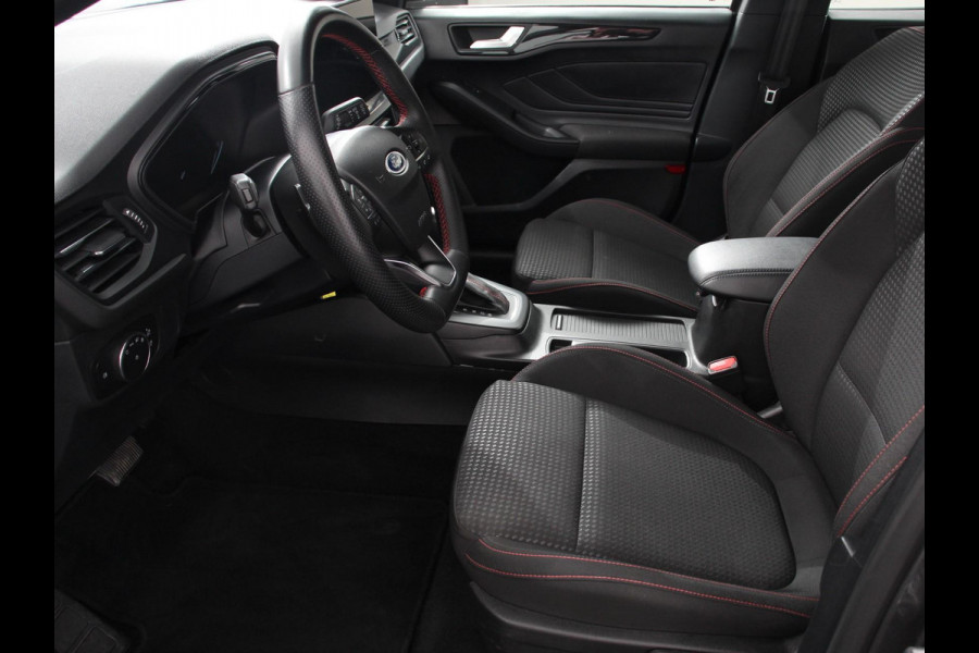 Ford Focus 1.0 Focus 125 PK HB ST-Line Automaat Navigatie Climate control cruise control Carplay LM velgen Parkeersensoren Led Matrix koplampen