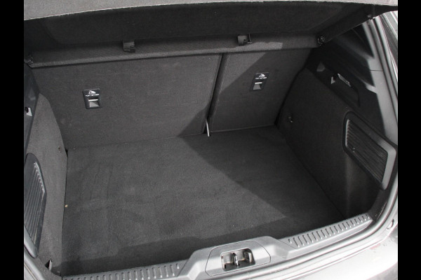 Ford Focus 1.0 Focus 125 PK HB ST-Line Automaat Navigatie Climate control cruise control Carplay LM velgen Parkeersensoren Led Matrix koplampen