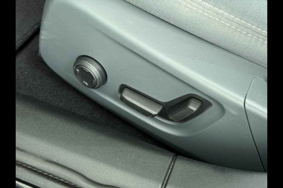 Polestar 2 408pk Long Range Dual Motor 78kWh Trekhaak Adap.Cruise Pano-dak Launch Edition Navi Ecc Camera Apple Carplay Android Auto Pdc Elek.stoelen Memory Elek.Achterklep Google Maps Led Lmv Blindspot Detectie 1e Eigenaar Origineel Nederlandse Auto Nieuwprijs €60.000,-