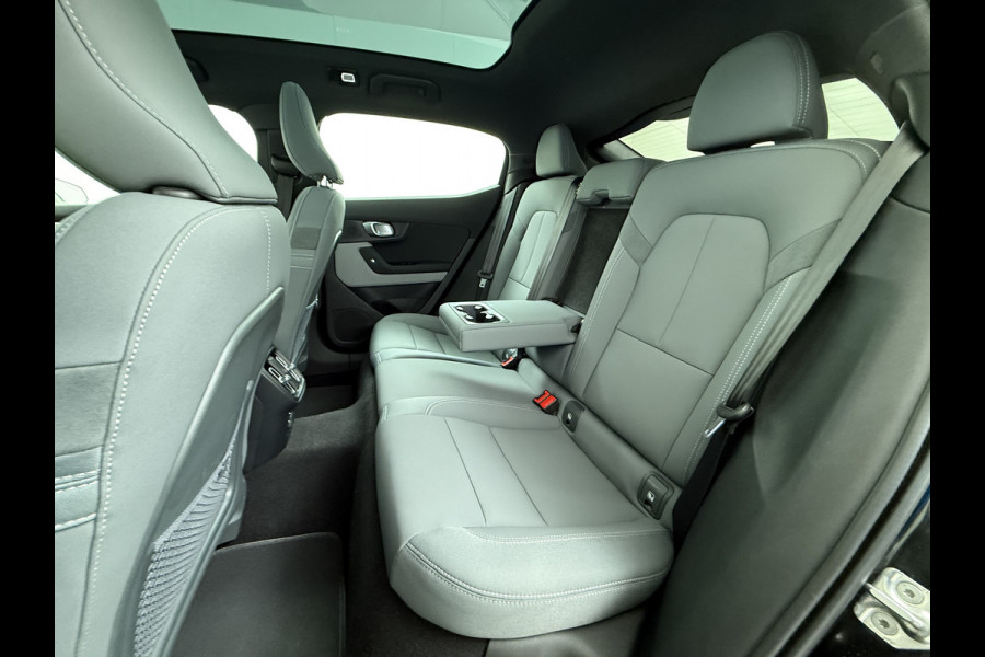 Polestar 2 408pk Long Range Dual Motor 78kWh Trekhaak Adap.Cruise Pano-dak Launch Edition Navi Ecc Camera Apple Carplay Android Auto Pdc Elek.stoelen Memory Elek.Achterklep Google Maps Led Lmv Blindspot Detectie 1e Eigenaar Origineel Nederlandse Auto Nieuwprijs €60.000,-