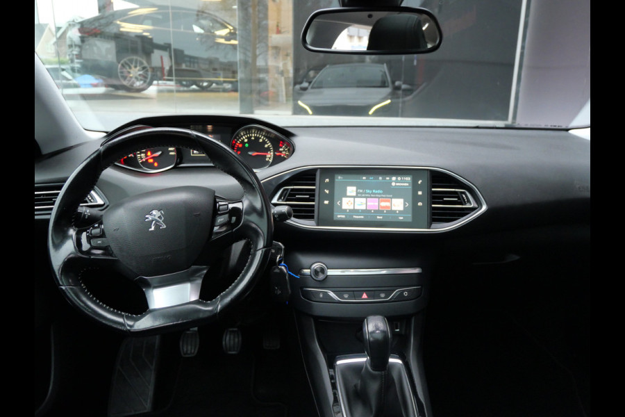 Peugeot 308 SW 1.2 PT EXECUTIVE | PANORAMA | TREKHAAK | CARPLAY | 110 PK | RIEM V.V.!!