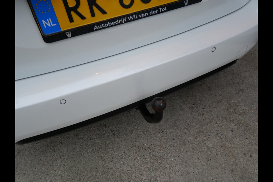 Peugeot 308 SW 1.2 PT EXECUTIVE | PANORAMA | TREKHAAK | CARPLAY | 110 PK | RIEM V.V.!!