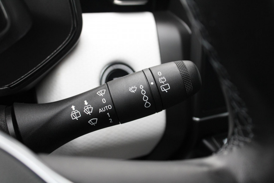 Renault Clio 1.0 TCe 90 Techno | Stoel + Stuurverwarming | Climate Control | Cruise Control | Navigatie | Lichtmetalen Velgen | Parkeersensoren Achter |