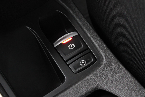 Renault Clio 1.0 TCe 90 Techno | Stoel + Stuurverwarming | Climate Control | Cruise Control | Navigatie | Lichtmetalen Velgen | Parkeersensoren Achter |