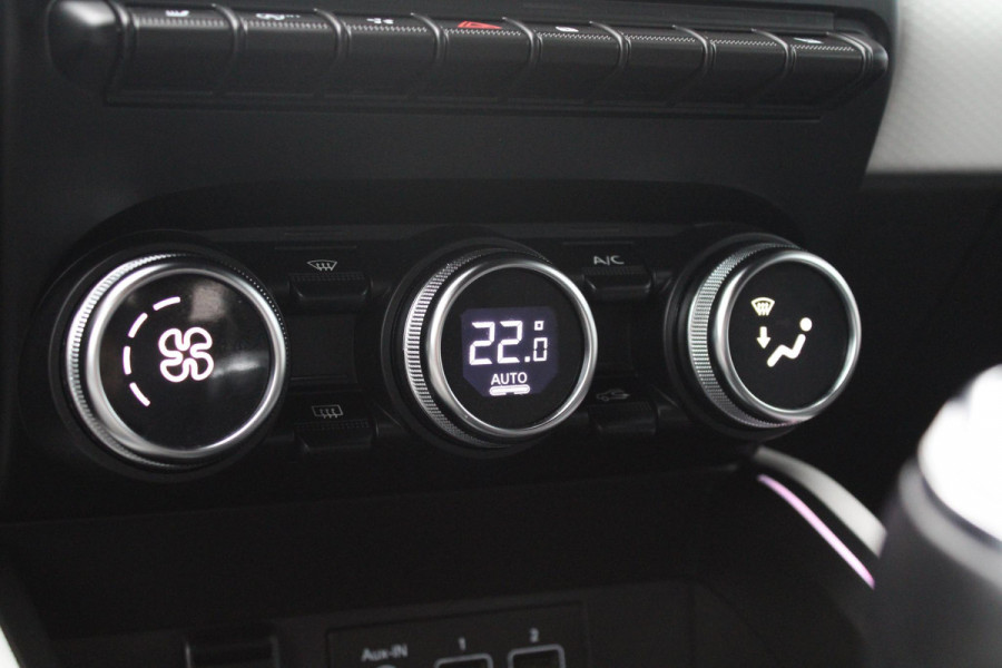 Renault Clio 1.0 TCe 90 Techno | Stoel + Stuurverwarming | Climate Control | Cruise Control | Navigatie | Lichtmetalen Velgen | Parkeersensoren Achter |