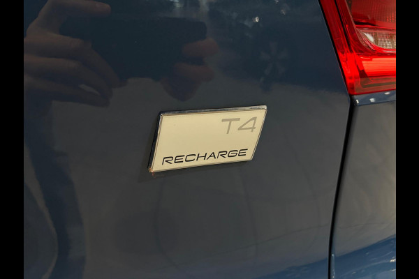 Volvo XC40 T4 Aut. Plug-In Hybrid Core Bright CruiseControl Parkeercamera 211pk