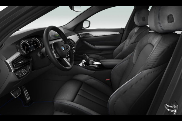 BMW 5 Serie Touring 520i M-Sport - Trekhaak - Navi Prof - Stoelverwarming - 19 inch