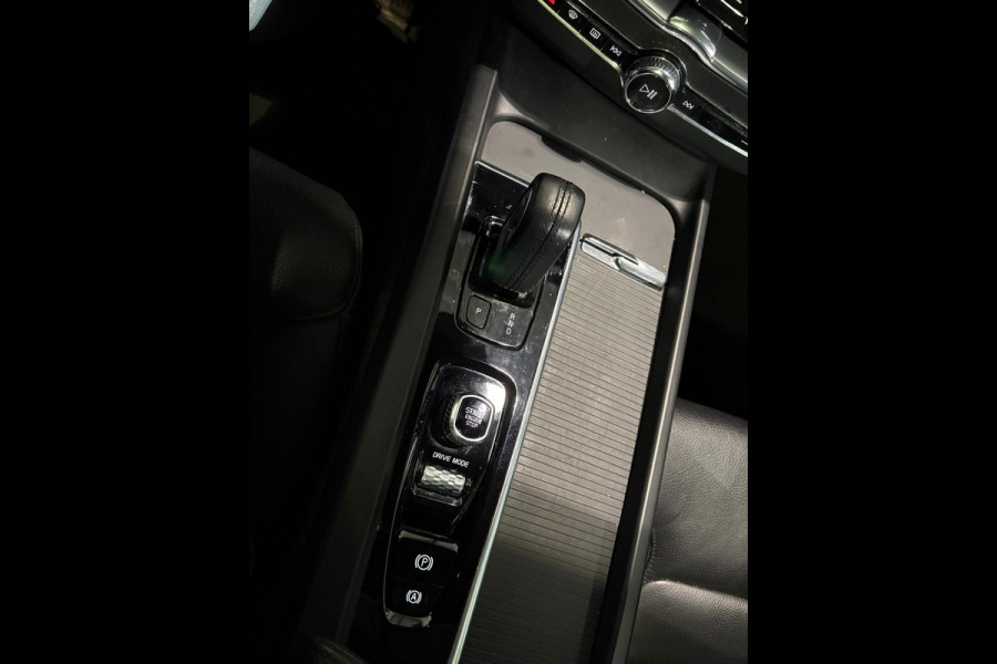 Volvo XC60 T6 Aut. Business Executive Leder Parkeercamera 340pk