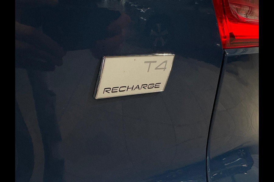 Volvo XC40 T4 Aut. Plug-in Hybrid Plus Bright Luxe Stoelen Navigatie Parkeercamera 211pk