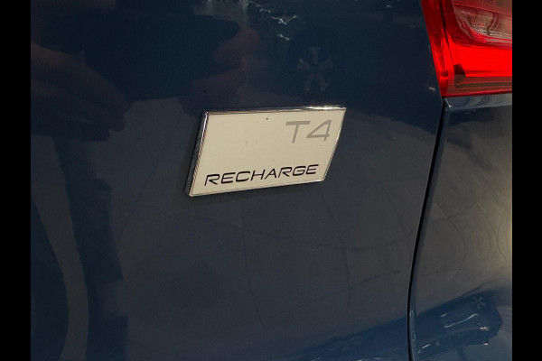 Volvo XC40 T4 Aut. Plug-in Hybrid Plus Bright Luxe Stoelen Navigatie Parkeercamera 211pk