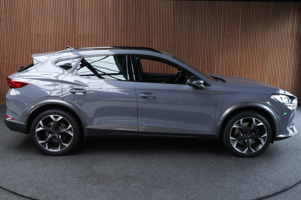 CUPRA Formentor 2.0 TSI 4DRIVE Panodak Leer 360° Memory PDC Elektr. bedienbare achterklep Stuurverwarming Navi Climate voor & achter Zwart hemelbekleding Stoelverwarming Virtual cockpit Keyless Entry & Go LM velgen