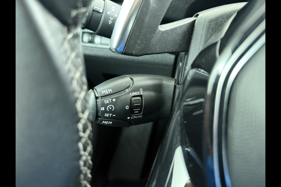 Peugeot 3008 131PK AUT-8 Navi 360°Camera Elektr.-Stoel+Geheugen Apple Carplay Android Trekhaak Ergo-Comfort Stoelen Memory Ecc Cruise Control Pack City Stoelverwarming Lmv Keyless Bluetooth Visio park 1 Privacy Glas Verkeersbord detectie 1e Eigenaar Origineel Nederlandse Auto € 40.000 nieuw Peugeot-Onderhouden EURO 6.3