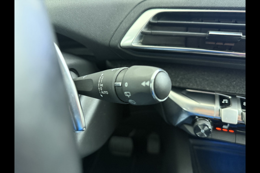 Peugeot 3008 131PK AUT-8 Navi 360°Camera Elektr.-Stoel+Geheugen Apple Carplay Android Trekhaak Ergo-Comfort Stoelen Memory Ecc Cruise Control Pack City Stoelverwarming Lmv Keyless Bluetooth Visio park 1 Privacy Glas Verkeersbord detectie 1e Eigenaar Origineel Nederlandse Auto € 40.000 nieuw Peugeot-Onderhouden EURO 6.3