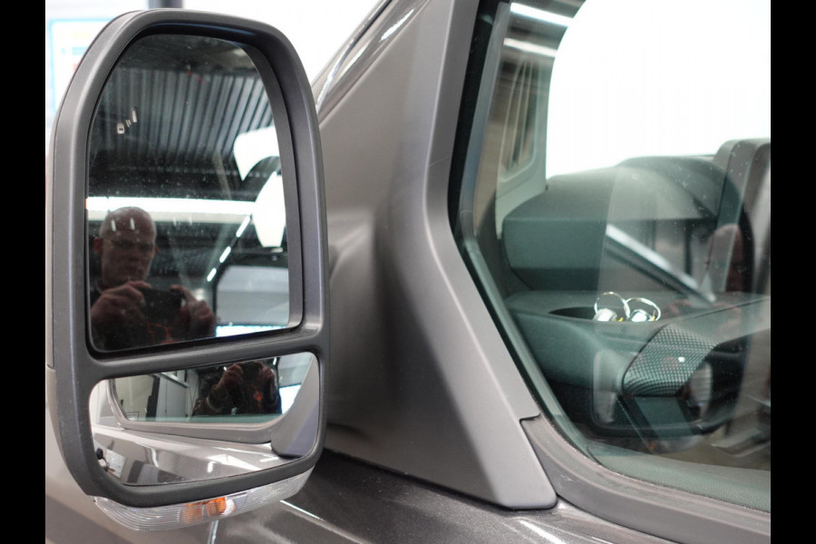 Ford Transit Custom 300 2.0 TDCI L2H1 Trend Nieuw Model Ford Transit Custom 300 2.0 TDCI L2H1 Trend Automaat Airco Navi Cruise