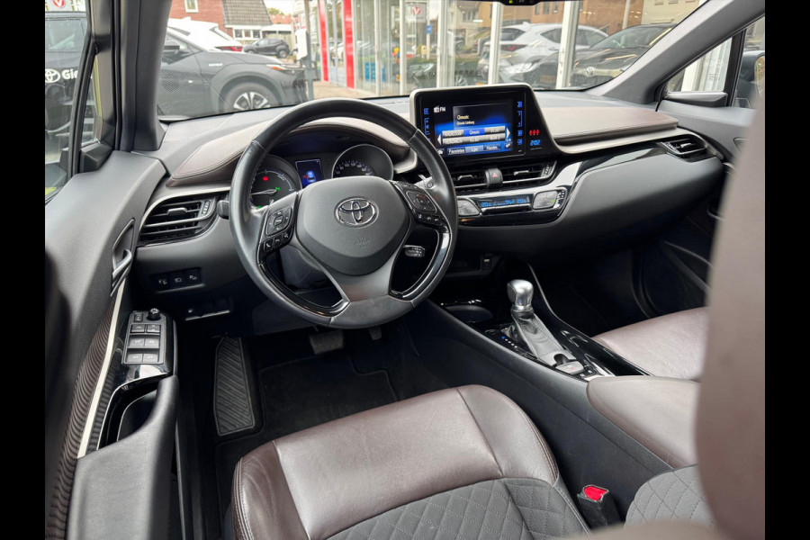 Toyota C-HR 1.8 Hybrid Executive | Stoelverwarming, Navigatie, Keyless, Leer/Stof, 18 Inch