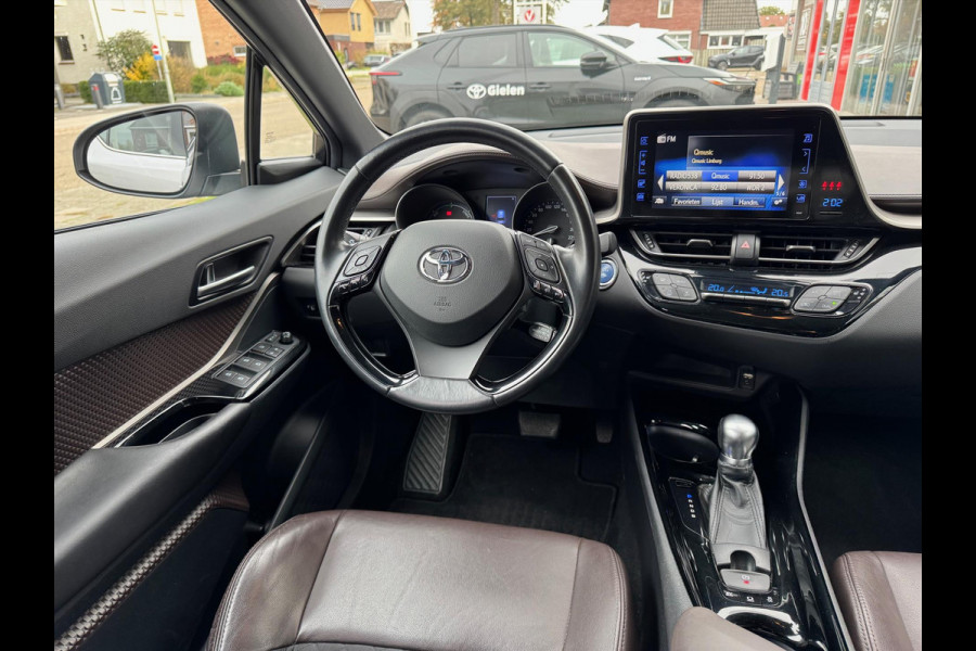 Toyota C-HR 1.8 Hybrid Executive | Stoelverwarming, Navigatie, Keyless, Leer/Stof, 18 Inch