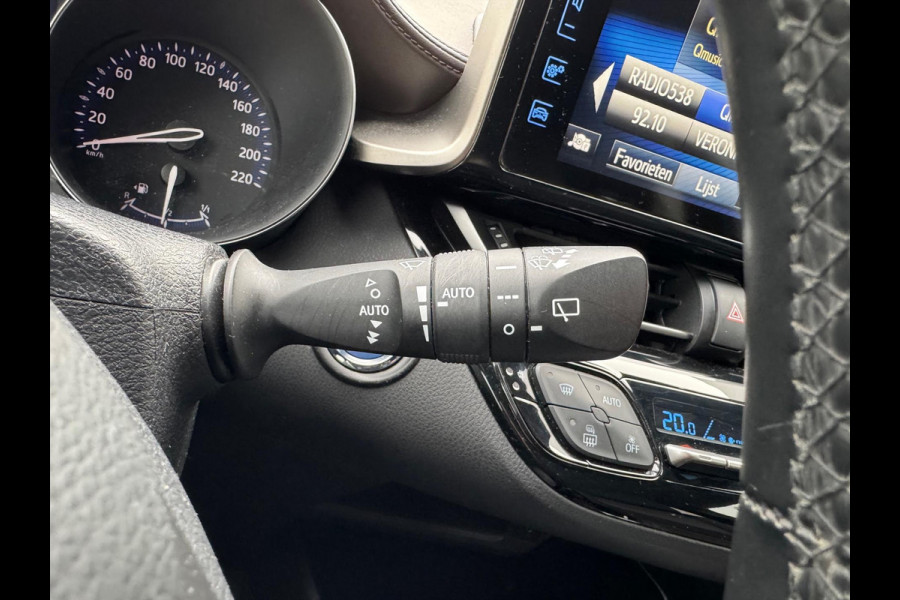 Toyota C-HR 1.8 Hybrid Executive | Stoelverwarming, Navigatie, Keyless, Leer/Stof, 18 Inch