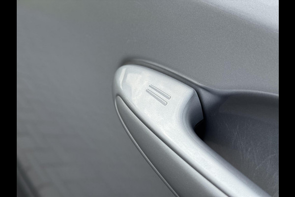 Toyota RAV4 2.5 Hybrid AWD Executive Business | 360 camera, Stoel/stuurverwarming, Adaptive cruise control, Navigatie, 1.650KG trekgewicht