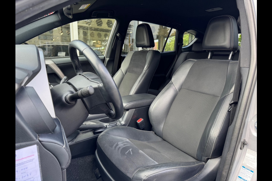 Toyota RAV4 2.5 Hybrid AWD Executive Business | 360 camera, Stoel/stuurverwarming, Adaptive cruise control, Navigatie, 1.650KG trekgewicht